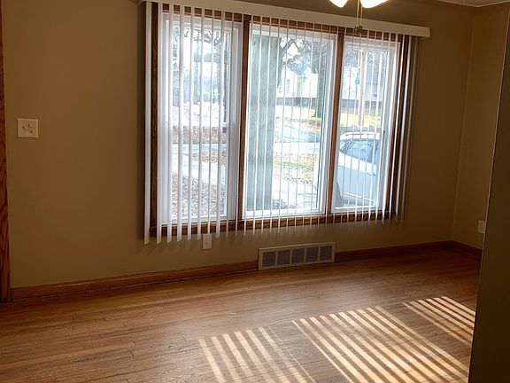 5th image of 3940 Elmwood Ave