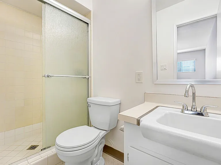 1314 Euclid St. in Santa Monica - near Wilshire Blvd. — Photo 12