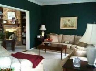 892 Burgundy Ln, Ballwin, MO