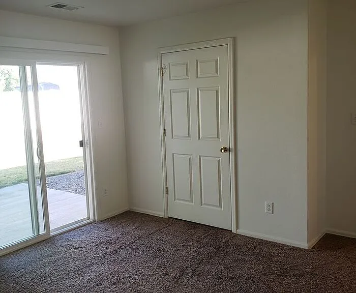 1733 Christopher Way — Photo 5
