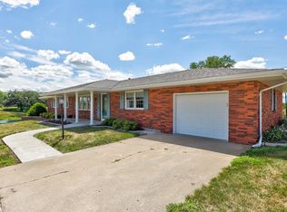 2433 Highway S74 S, Newton, IA 50208