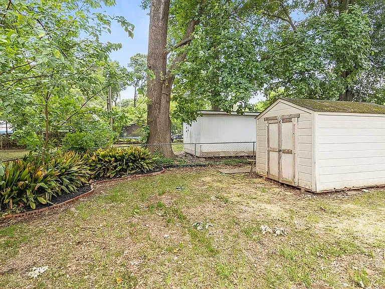 4111 Sudbury Rd — Photo 35