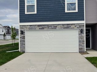 523 Kinley Dr, Waukee, IA 50263