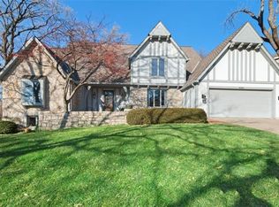 8368 Maplewood Ln, Lenexa, KS 66215
