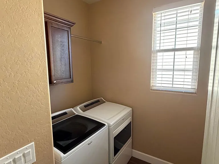 2206 Calgary Dr — Photo 24