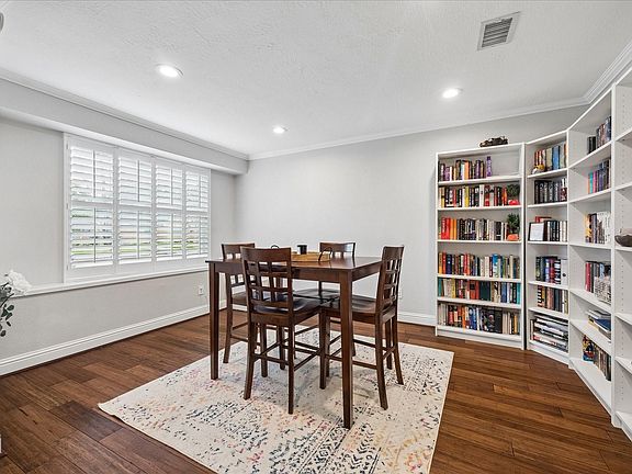 3rd image of 5739 Cartagena St