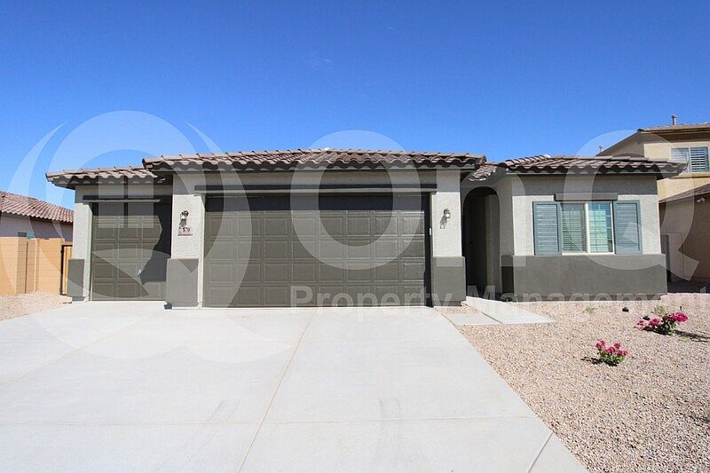 1st image of 870 E Diamond Dr