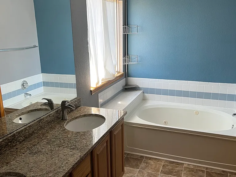 10525 Birch St — Photo 4
