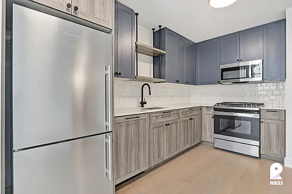 Rented by REZI | media 2