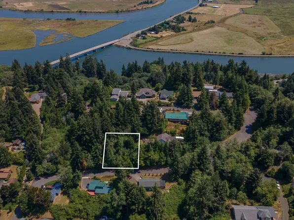 0 17th Ave #2600, Coos Bay, OR 97420