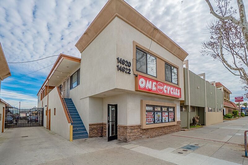 1st image of 14918 1/2 Hawthorne Blvd
