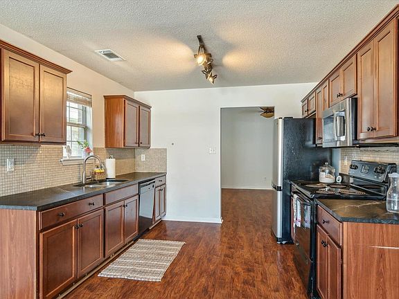 5th image of 10226 Evening Hill Dr