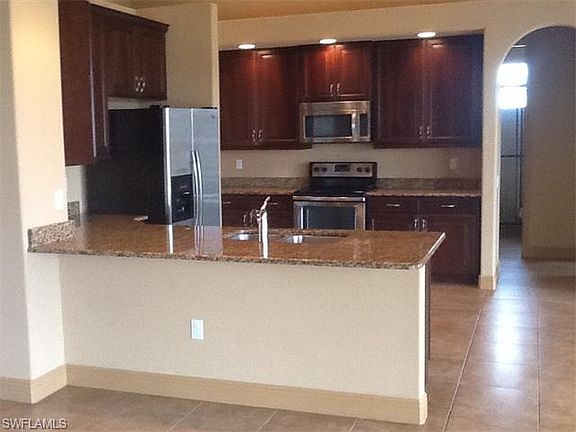5th image of 4837 SW 29th Ave