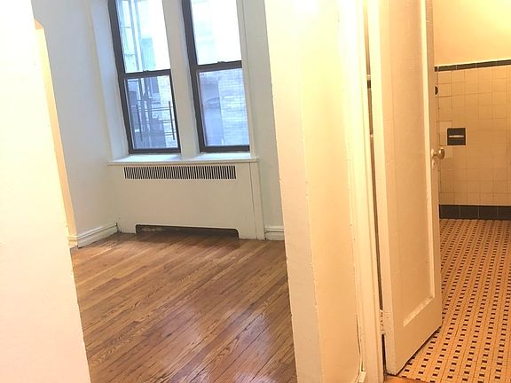 4th image of 667 Ocean Ave #2M