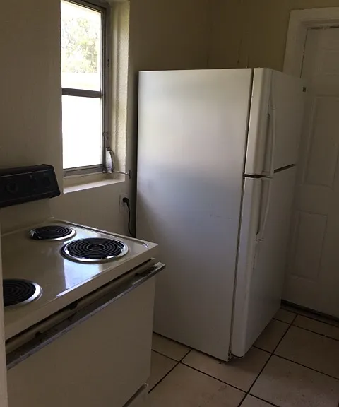 1429 NW 3rd Ct — Photo 5