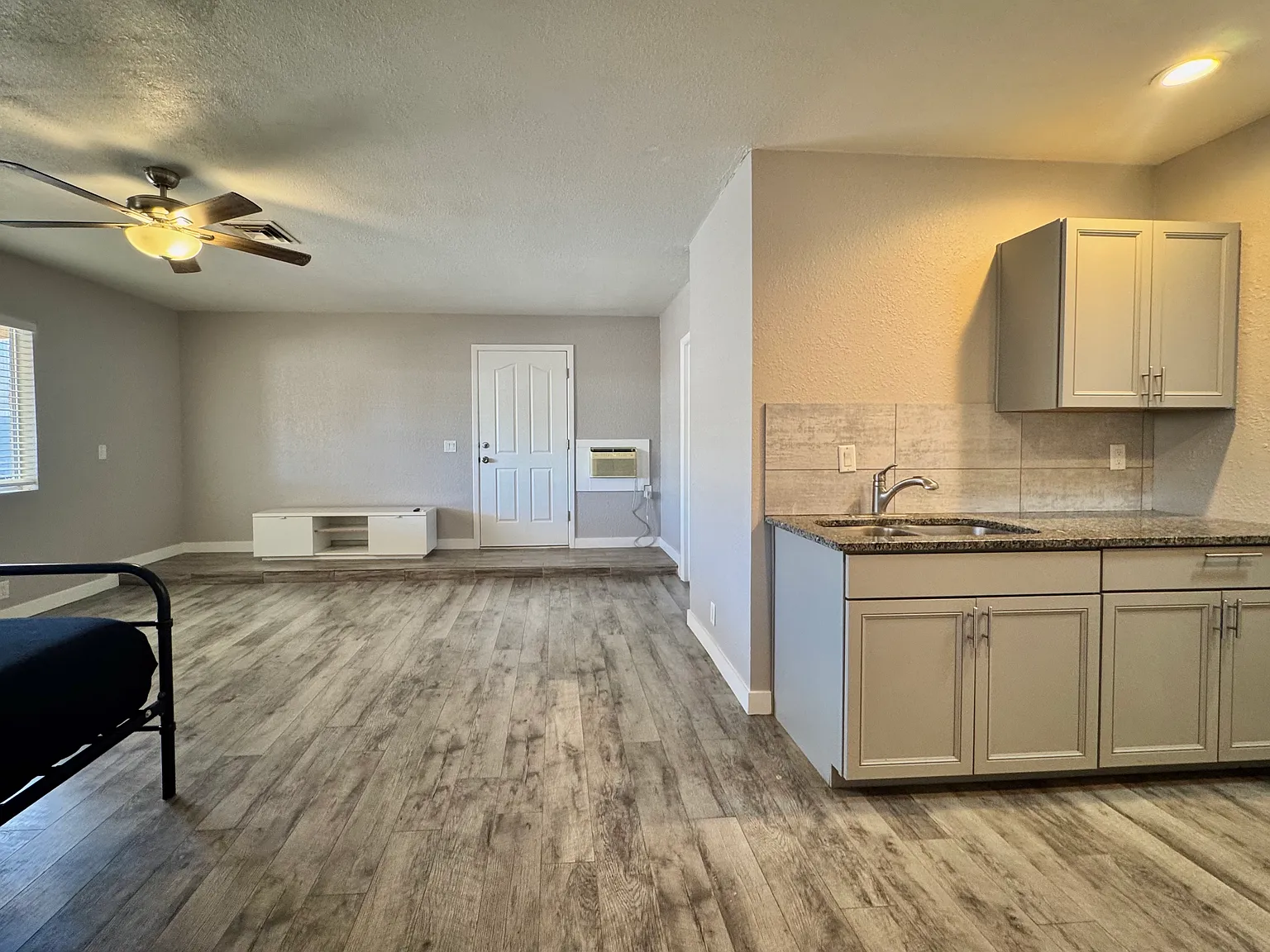 Studio, 440 sqft, $600 — Photo 3
