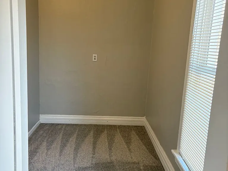 2147 C Street — Photo 3