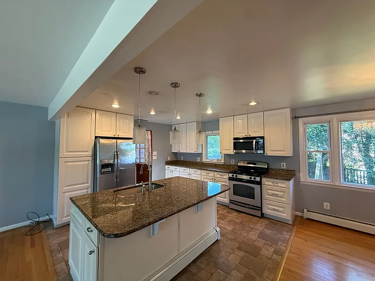 207 Dawson Dr — Photo 2