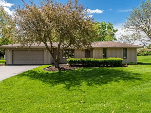 11891 Tresemer Rd, Roscoe, IL 61073