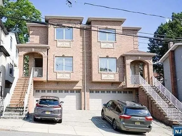 412 8th St #B, Palisades Park, NJ 07650