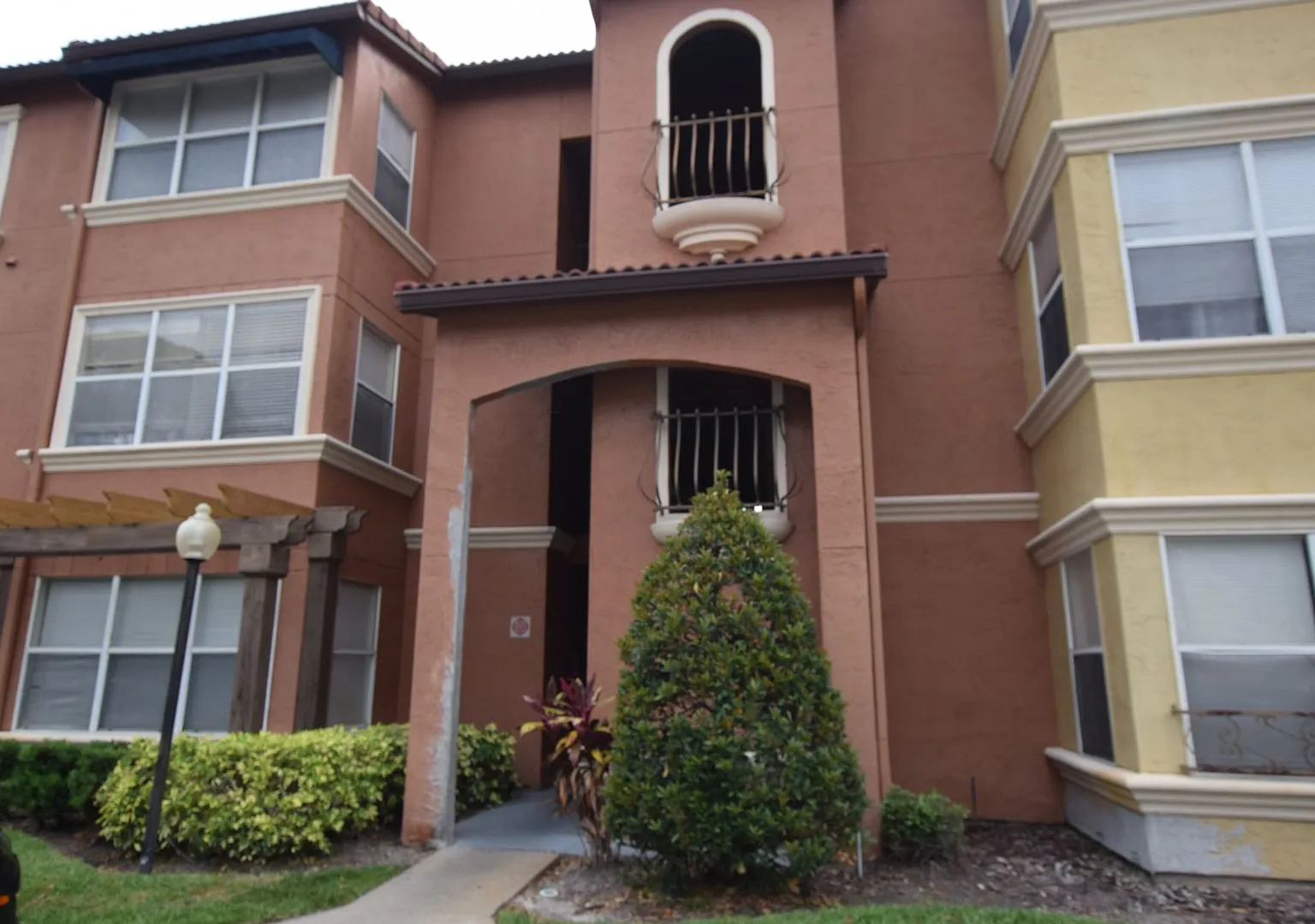 2/2 Condo For Rent at 5120 Conroy Road #511 Orlando, FL 32811 — Photo 1