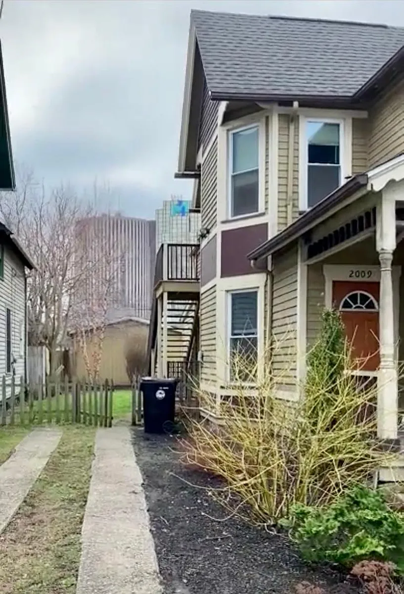 Side Yard - 2009 Clover Ave #UP SPRING SPECIAL