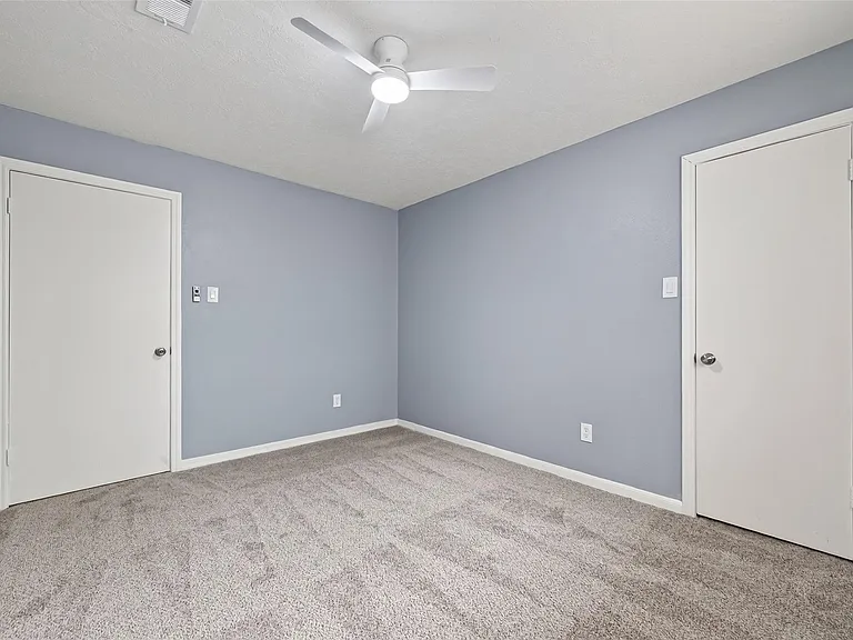 6715 Greenvale Ln — Photo 32