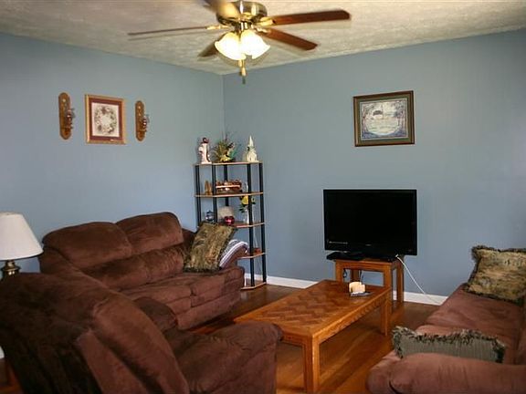 5th image of 2460 Mirahill Dr