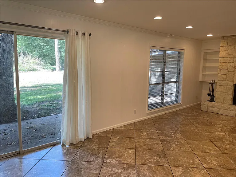 1204 Apache Dr — Photo 9