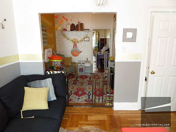 2nd image of 579 Vanderbilt Ave APT 3