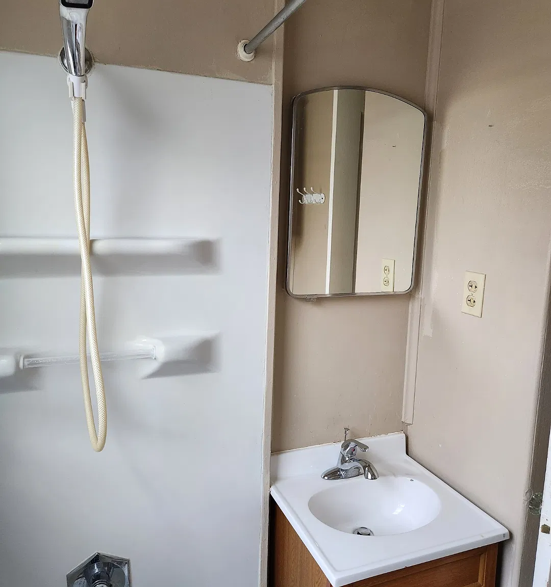413 S College Ave — Photo 2