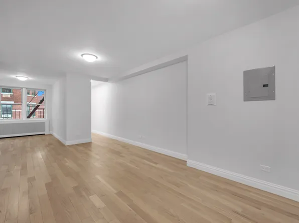 780 Greenwich Street image 3 of 8