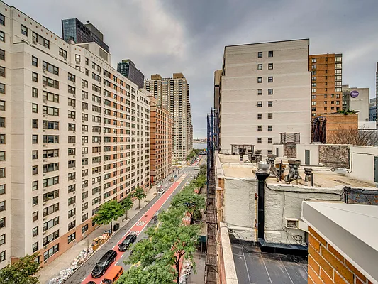 Rented by MNS | media 17