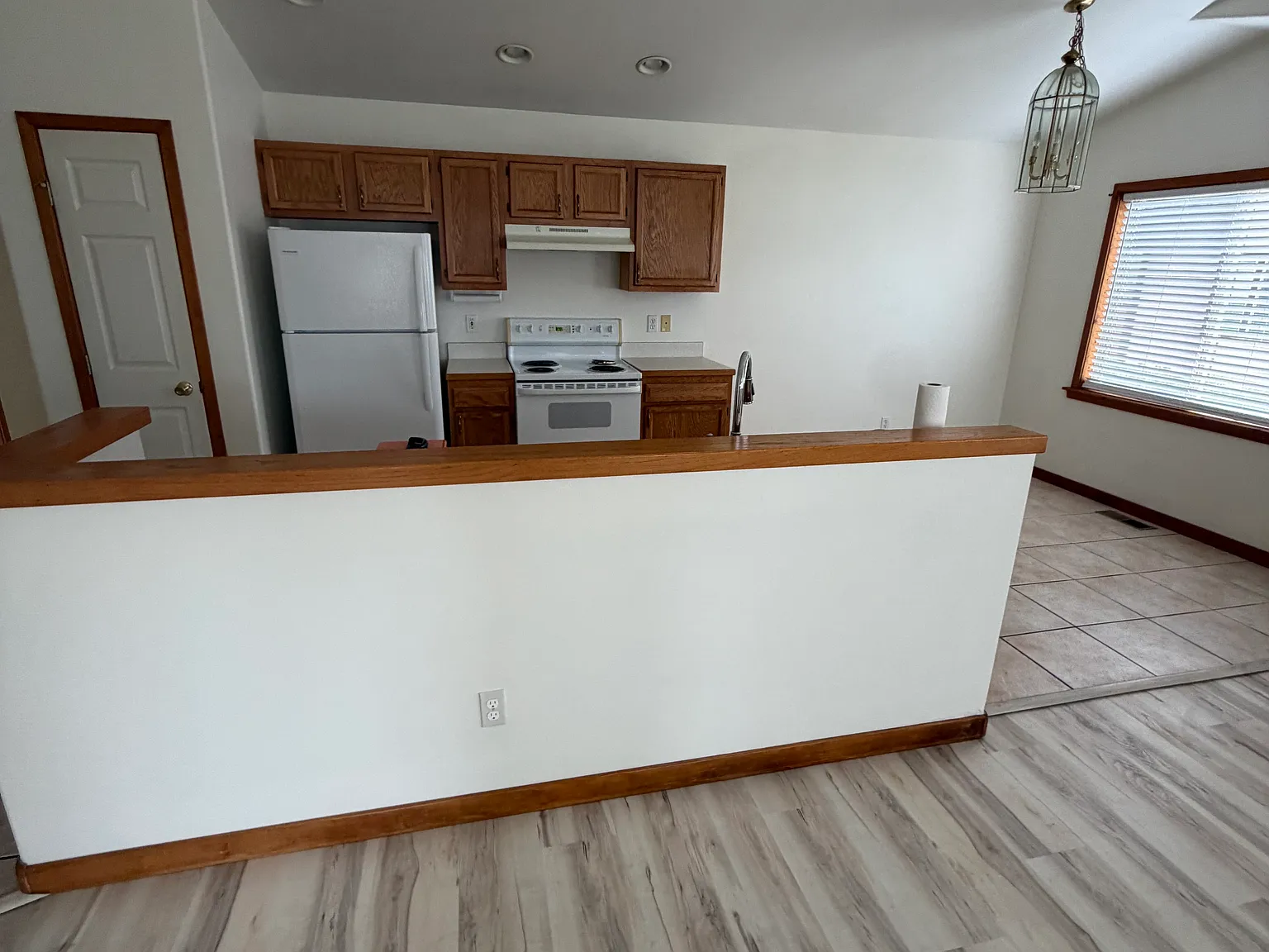 2 bed, 1000 sqft, $1,900 — Photo 4