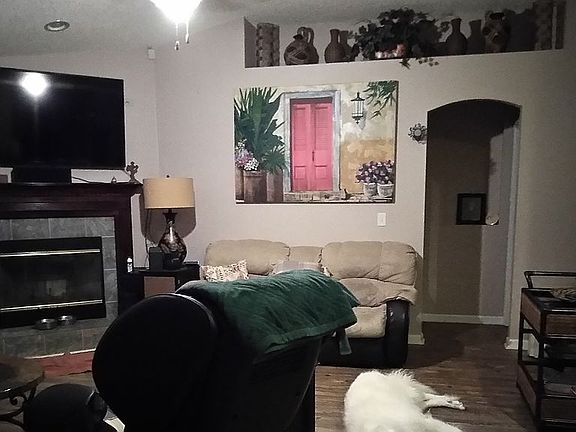 3rd image of 2634 Glen Oaks Dr