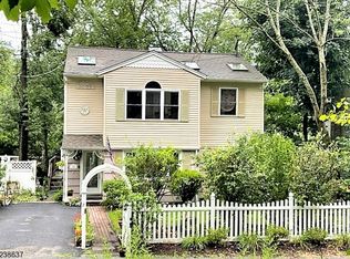 95 N Cherry Rd, Lake Hopatcong, NJ 07849