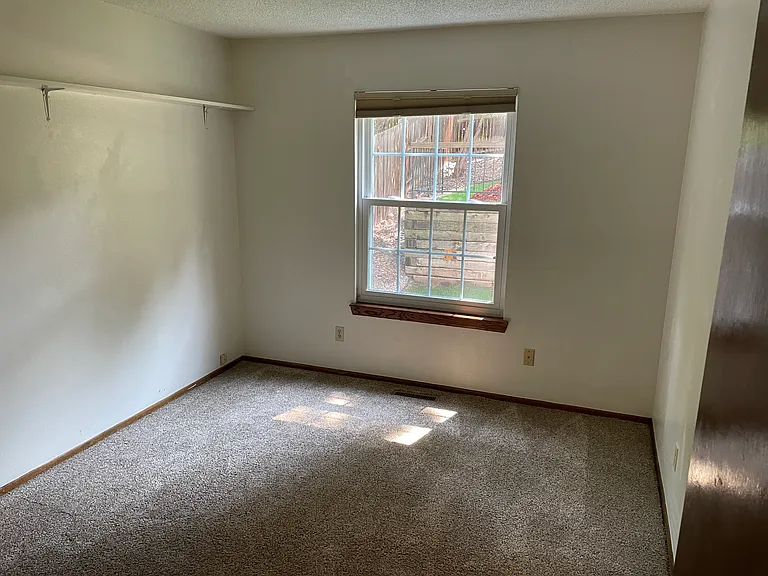 10268 Julian Ct — Photo 34