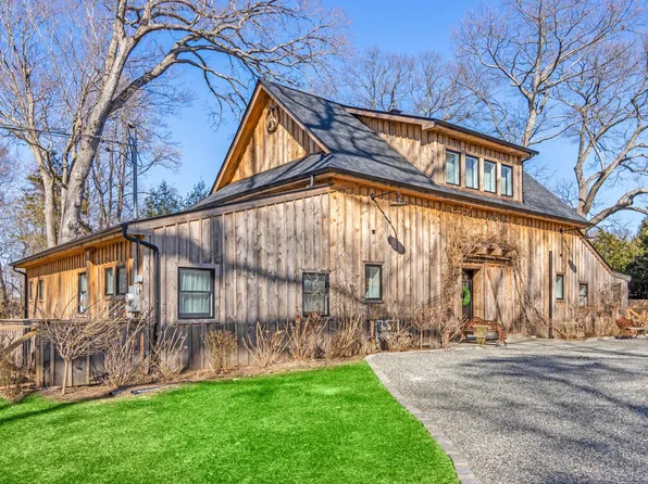 2 Charlemagne Road, Huntington Bay, NY 11743