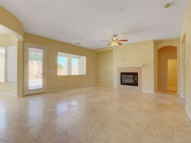 10214 Elk Valley St — Photo 3