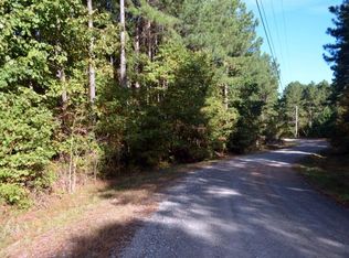 57 Twin Feathers Rd, Stewart, TN 37175