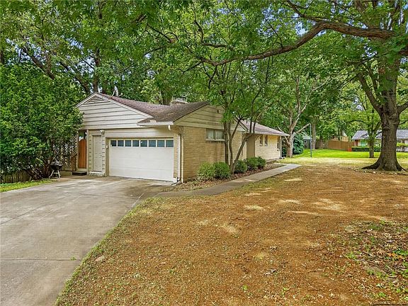 5th image of 226 NW 43rd St
