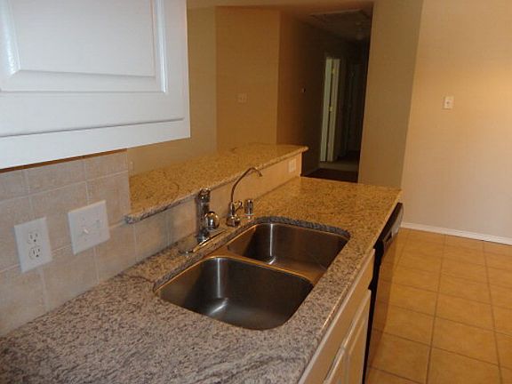 4th image of 209 Walker Ct