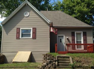 420 W 3rd St, Mount Carmel, IL 62863