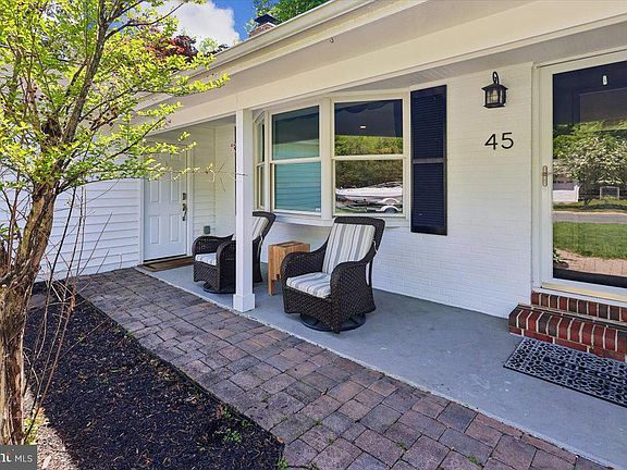 3rd image of 45 Sierra Ln