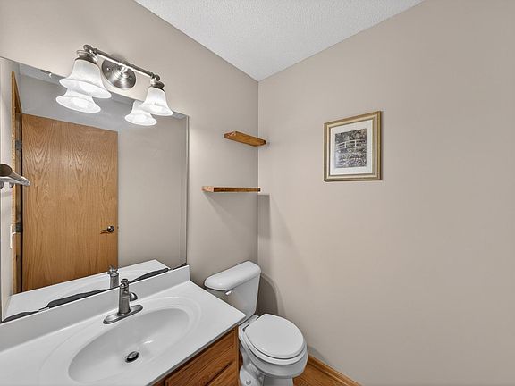 3rd image of 3069 Venice Ln NW