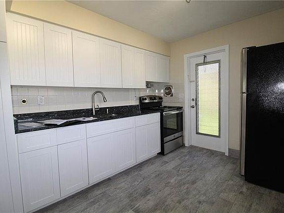 3rd image of 2517 Terry Ln #2517