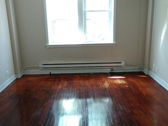 2nd image of 1914 W Morse Ave APT G