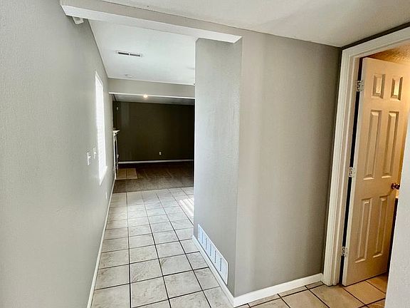 4th image of 1012A NE Whispering Winds Ct #A