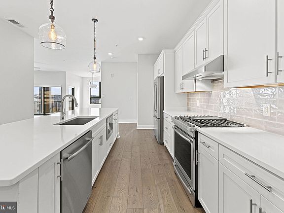 5th image of 44691 Wellfleet Dr Unit 404