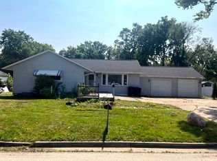 1111 Redwood Ave, Bloomington, IL 61701